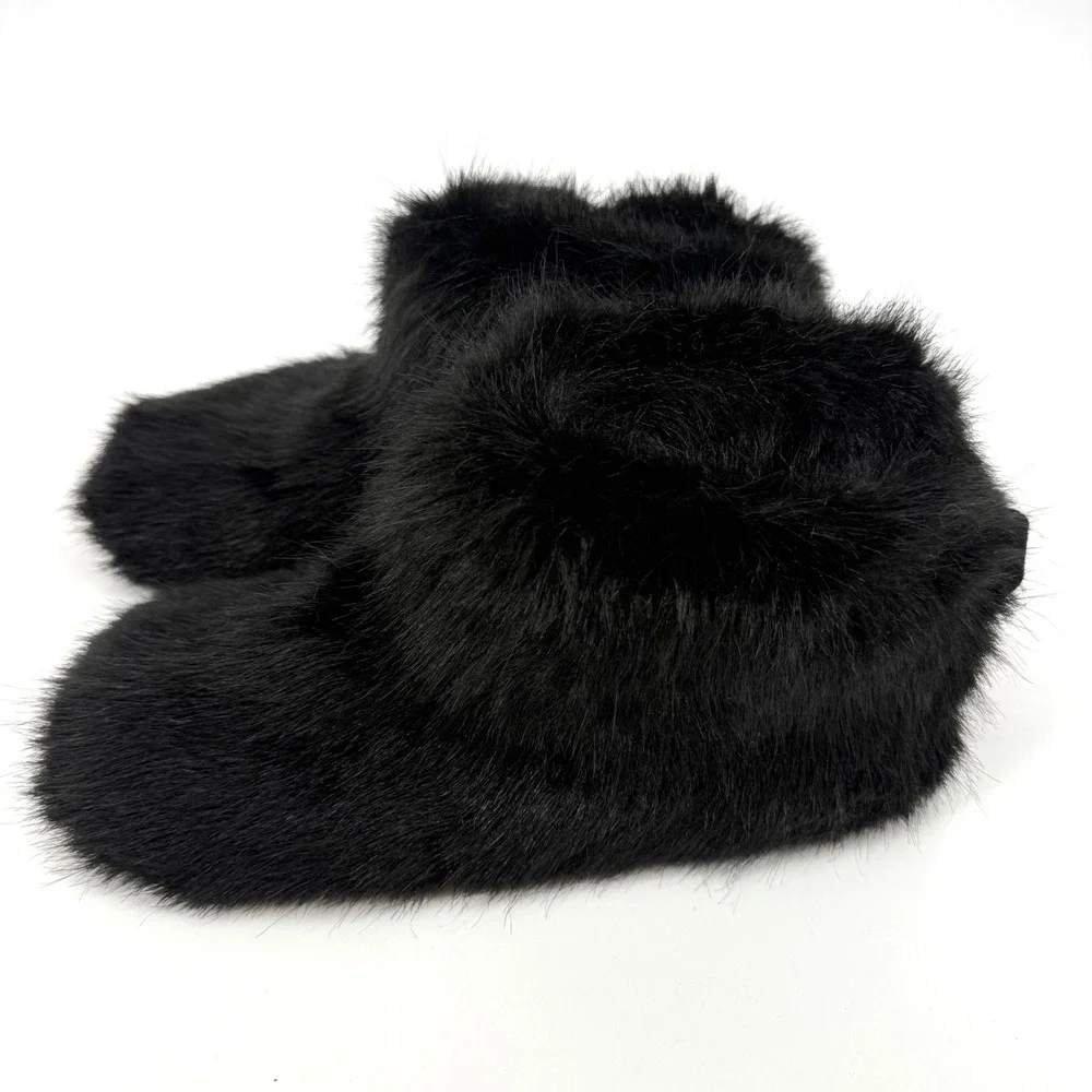 UGG Amary Women 9 Boots Black Faux Fur Fluffy Ankle Booties Cabincore Aprés Ski